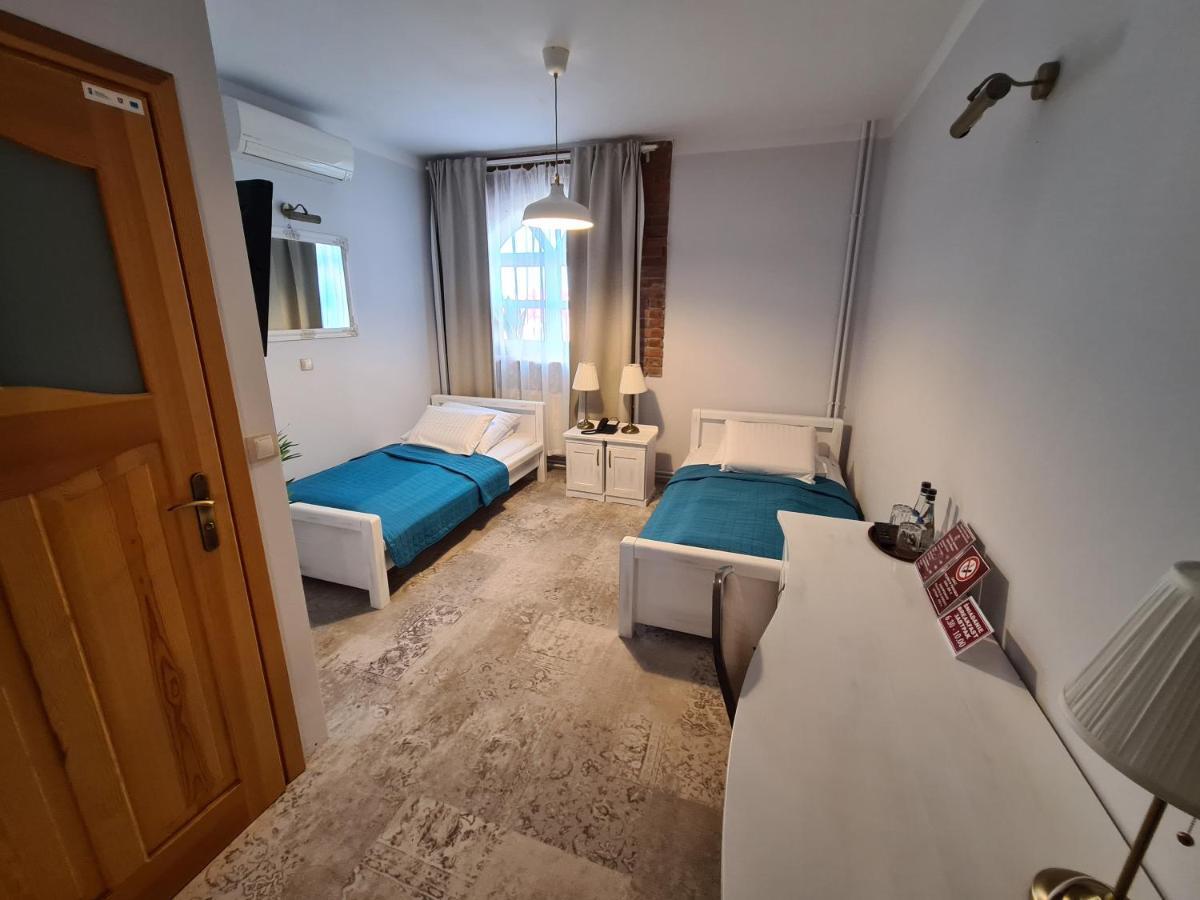 Hotel Staropolska Томашув-Любельский Экстерьер фото