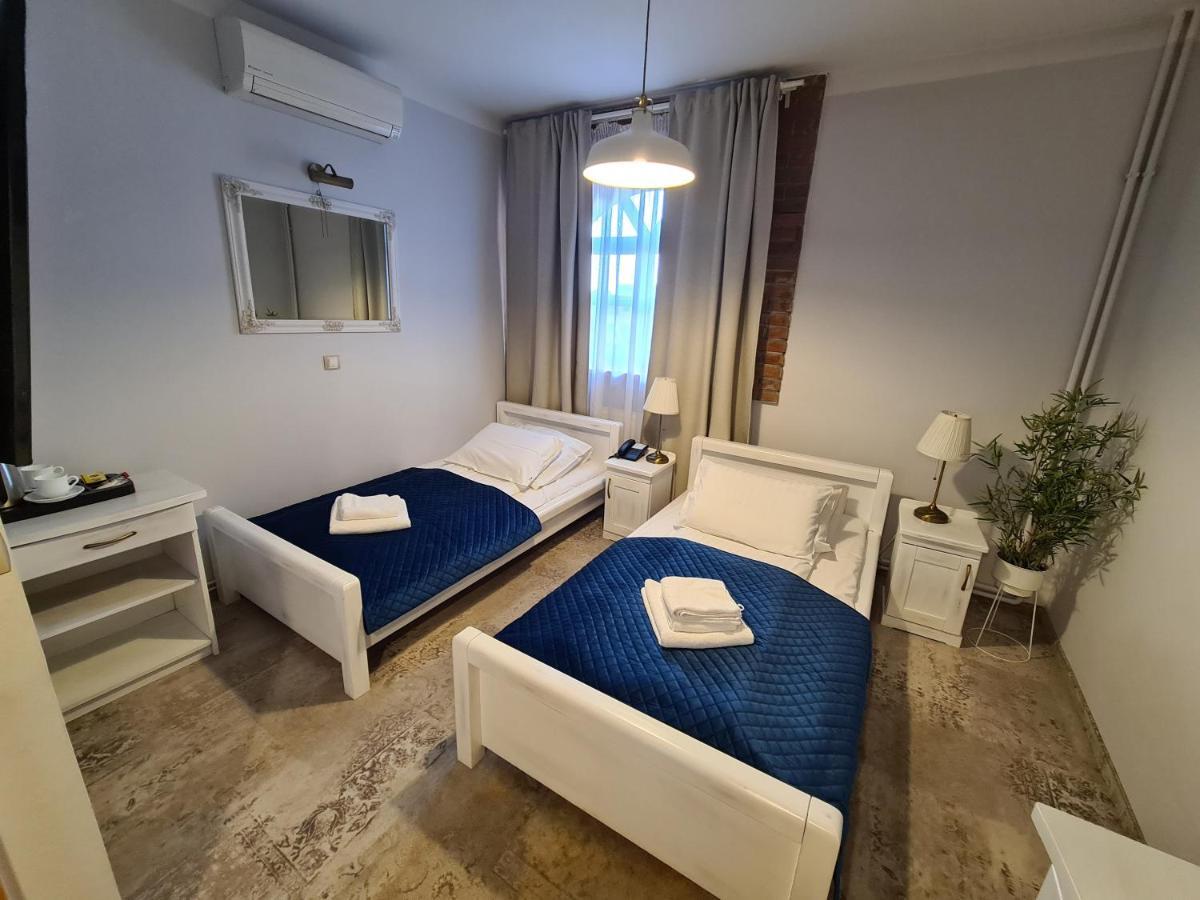 Hotel Staropolska Томашув-Любельский Экстерьер фото