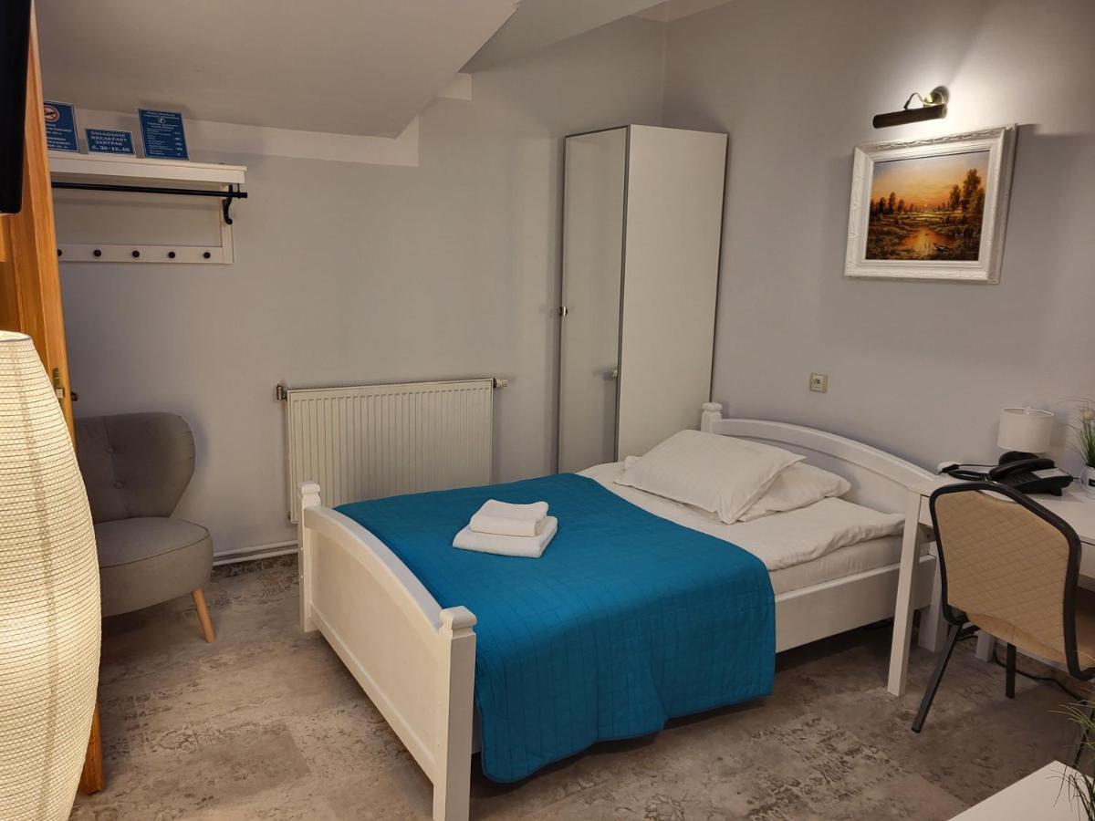 Hotel Staropolska Томашув-Любельский Экстерьер фото