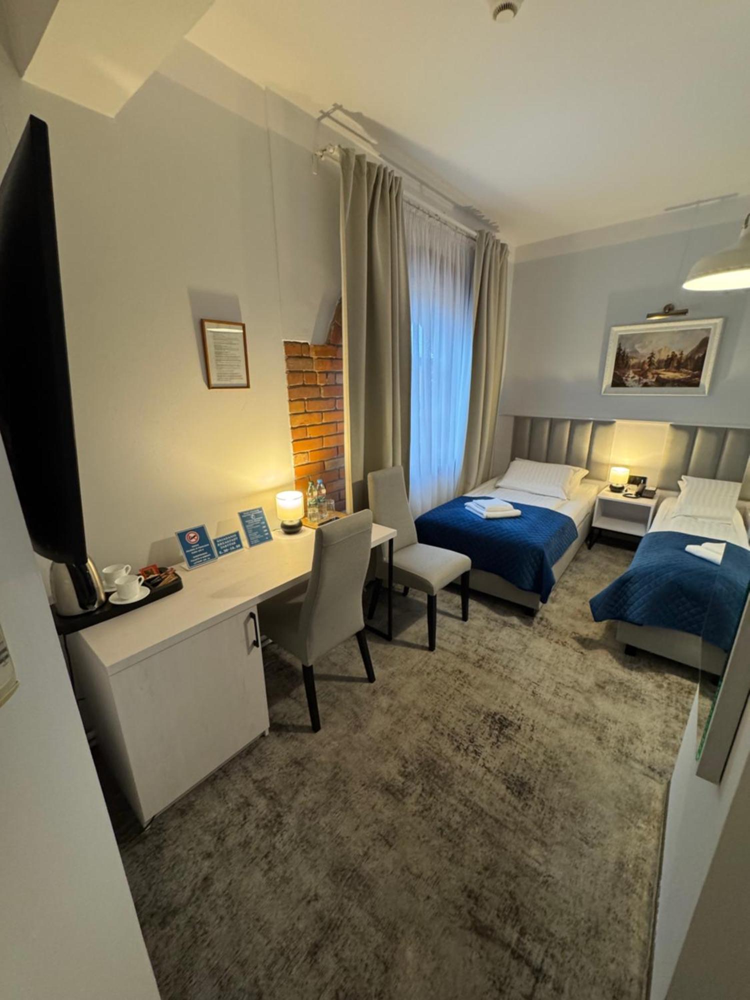 Hotel Staropolska Томашув-Любельский Экстерьер фото
